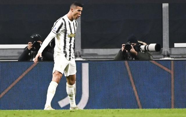 足球比赛-C罗超贝利成足球史上进球王？二战时代神人超800球